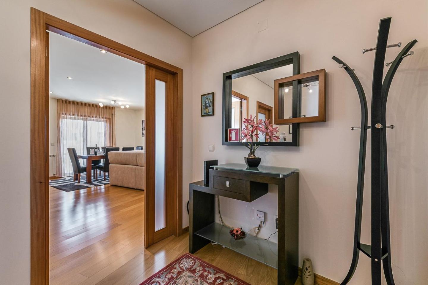 Guestready - Luxe Living By The Pool Lejlighed Póvoa de Varzim Eksteriør billede