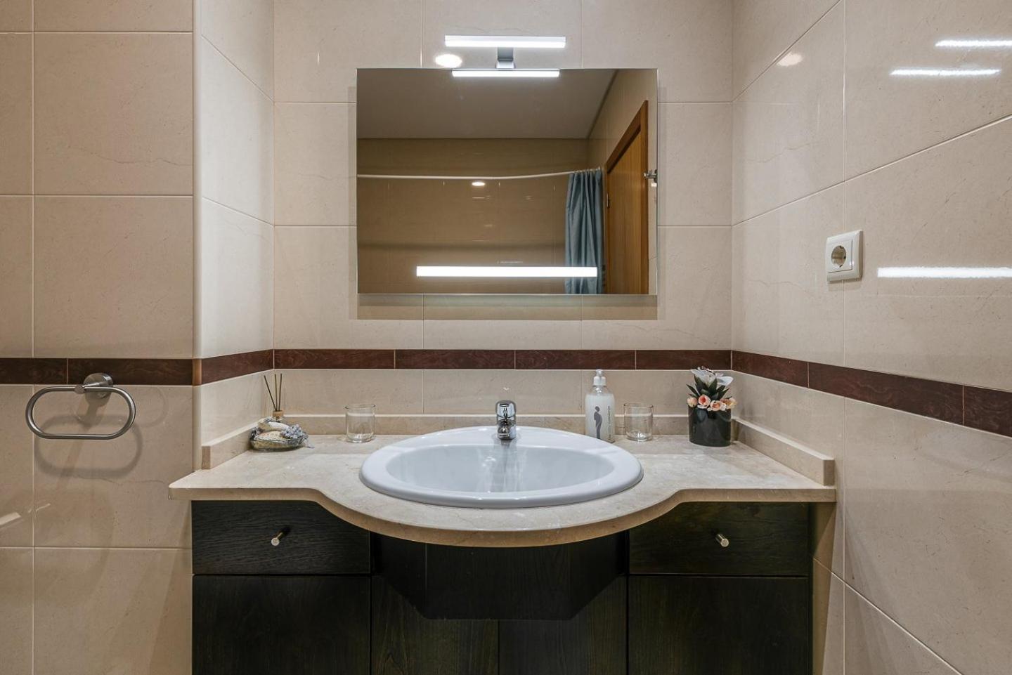 Guestready - Luxe Living By The Pool Lejlighed Póvoa de Varzim Eksteriør billede