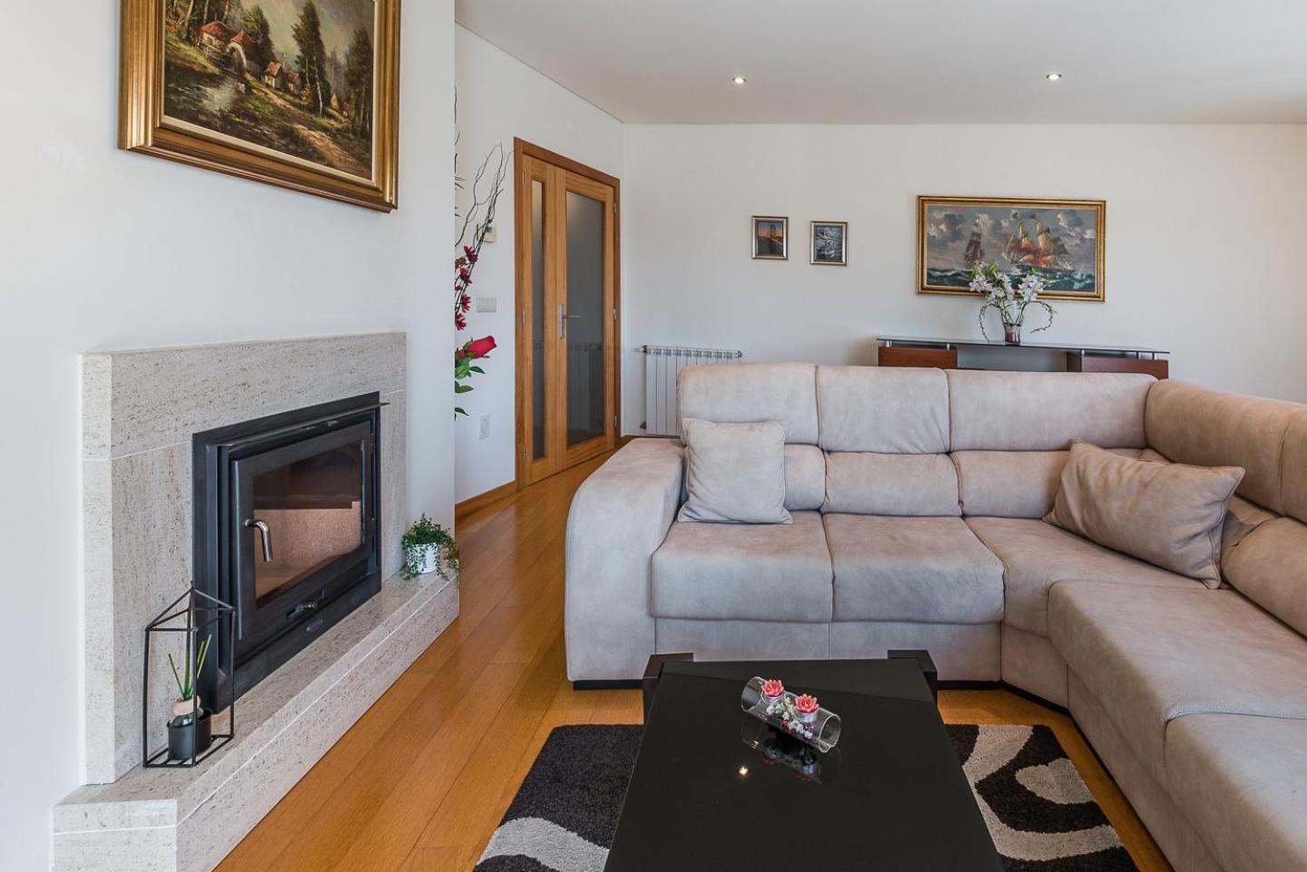 Guestready - Luxe Living By The Pool Lejlighed Póvoa de Varzim Eksteriør billede